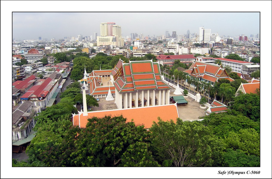 2005 - 07 - Bangkok - temples 23.JPG
